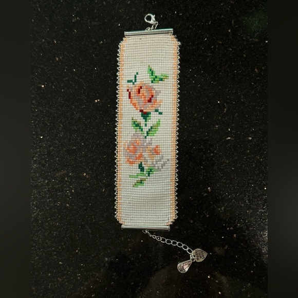 COPY - Handcrafted loom cuff bracelet roses on white w/silver beaded border adj… - Picture 10 of 10
